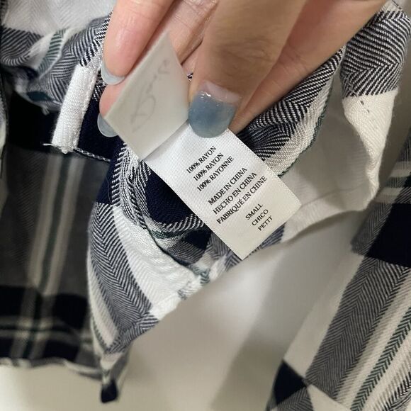 Rails Hunter Button Down shirt in color called Navy Forest Small - Picture 5 of 6